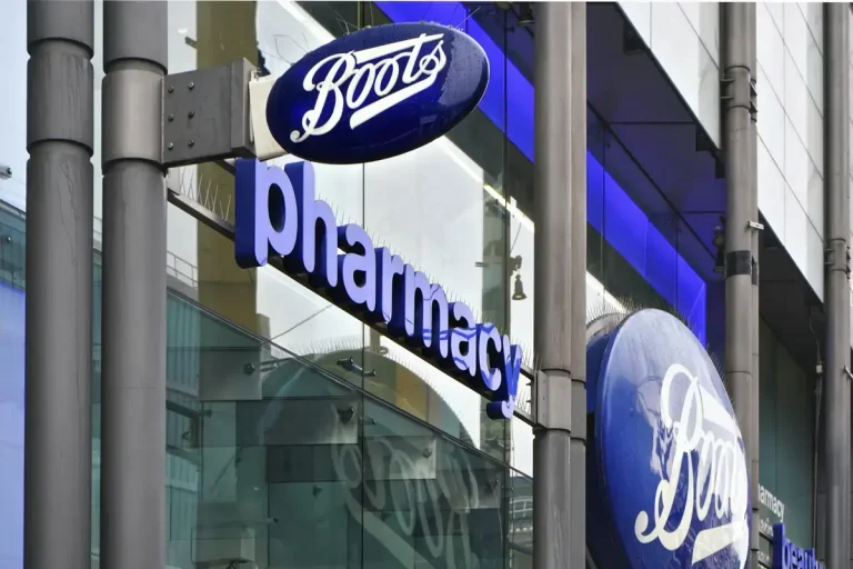 Meningitis, Hangover or Freshers’ Flu? Pharmacist Explains the Symptoms Students Keep Confusing