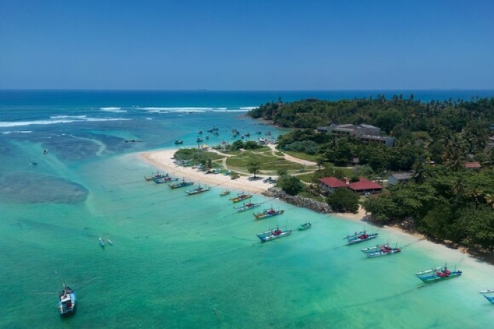 aerial-weligama-south-coast-sri-lanka_8ba39_thumb_2.jpg
