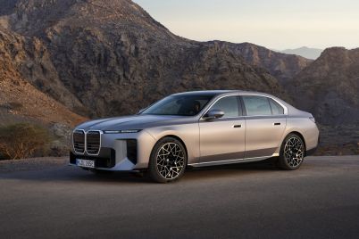 bmw-i7-scaled.jpg
